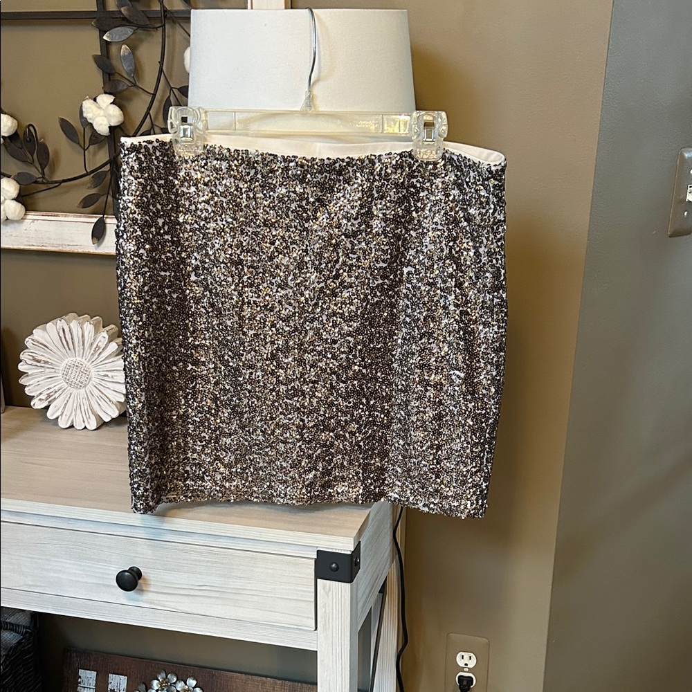 Decree Sparkling Sequin Mini Skirt - Gold and Black